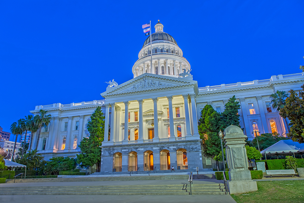 CA State Capitol in Sacramento at dusk